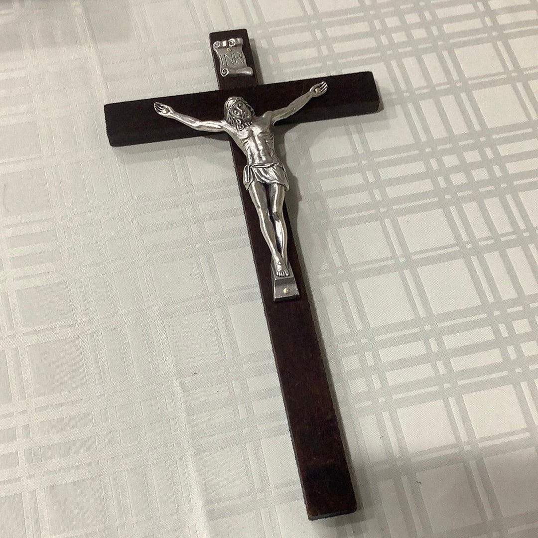 Crucifix/Wood/Hornbeamed/12"