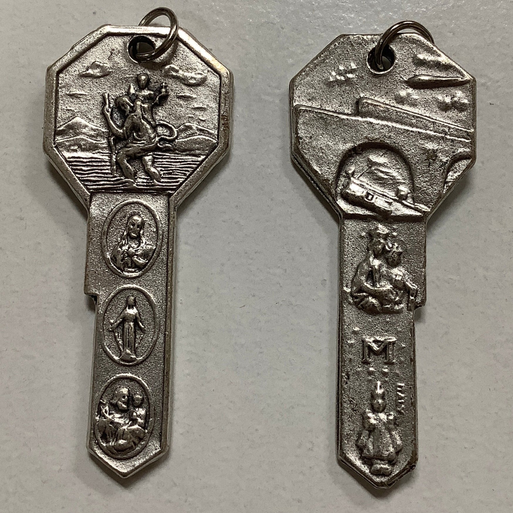 Medal/St. Christopher/Key Shape-M257