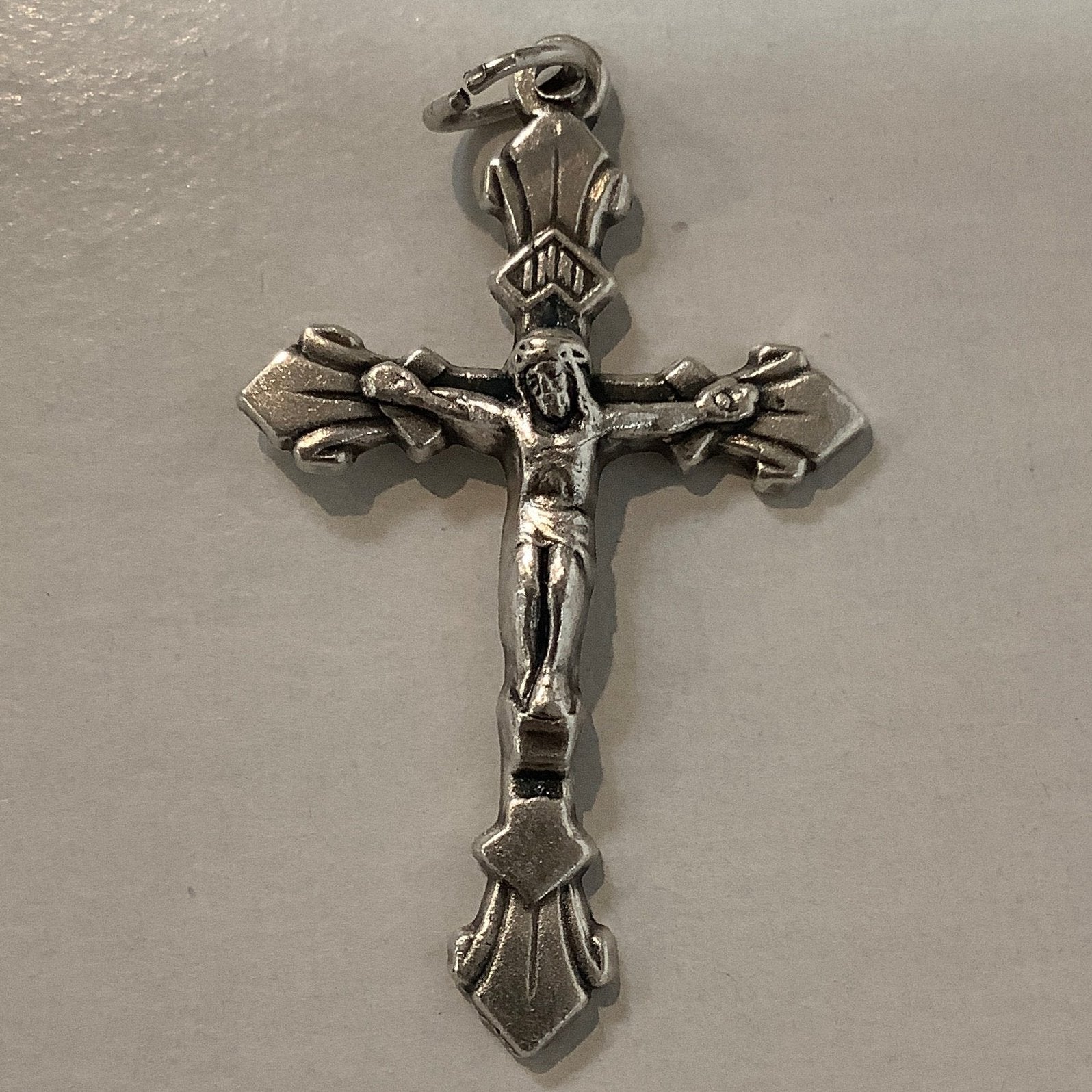 Crucifix Medal/1 1/2"/16-522