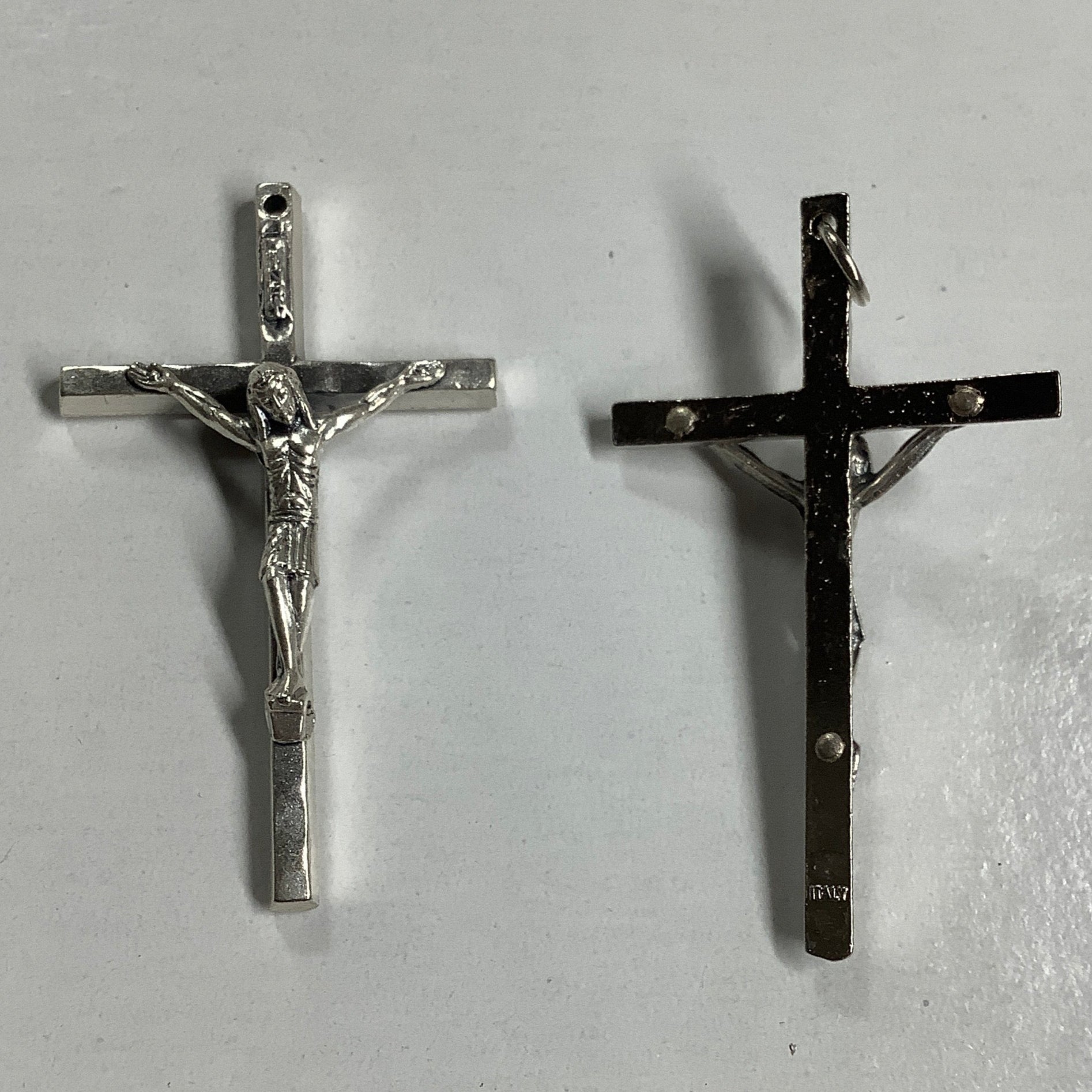 Crucifix/1 7/8 SilverPlated