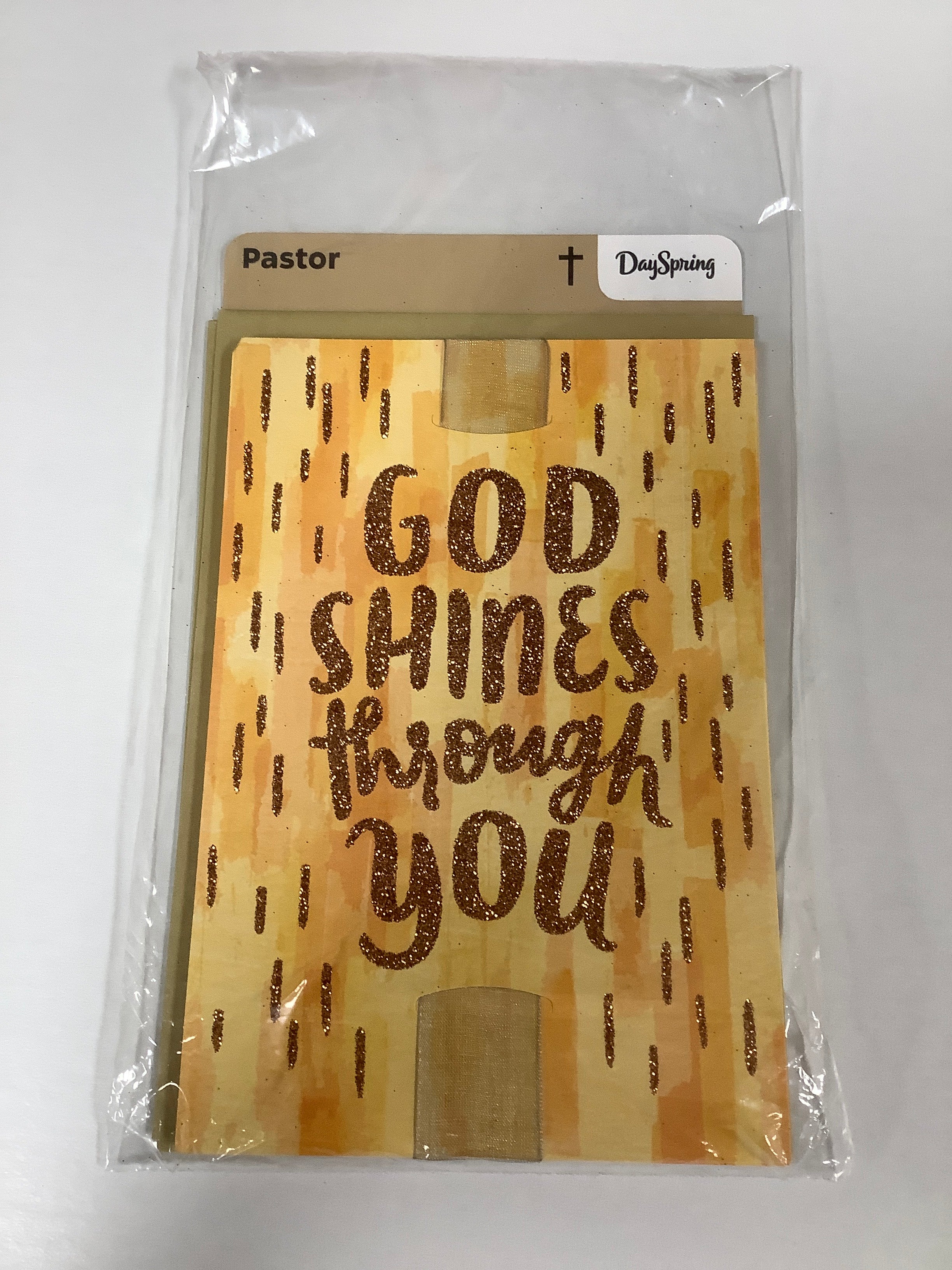 Card-Pastor-Orange Yellow Background-69900