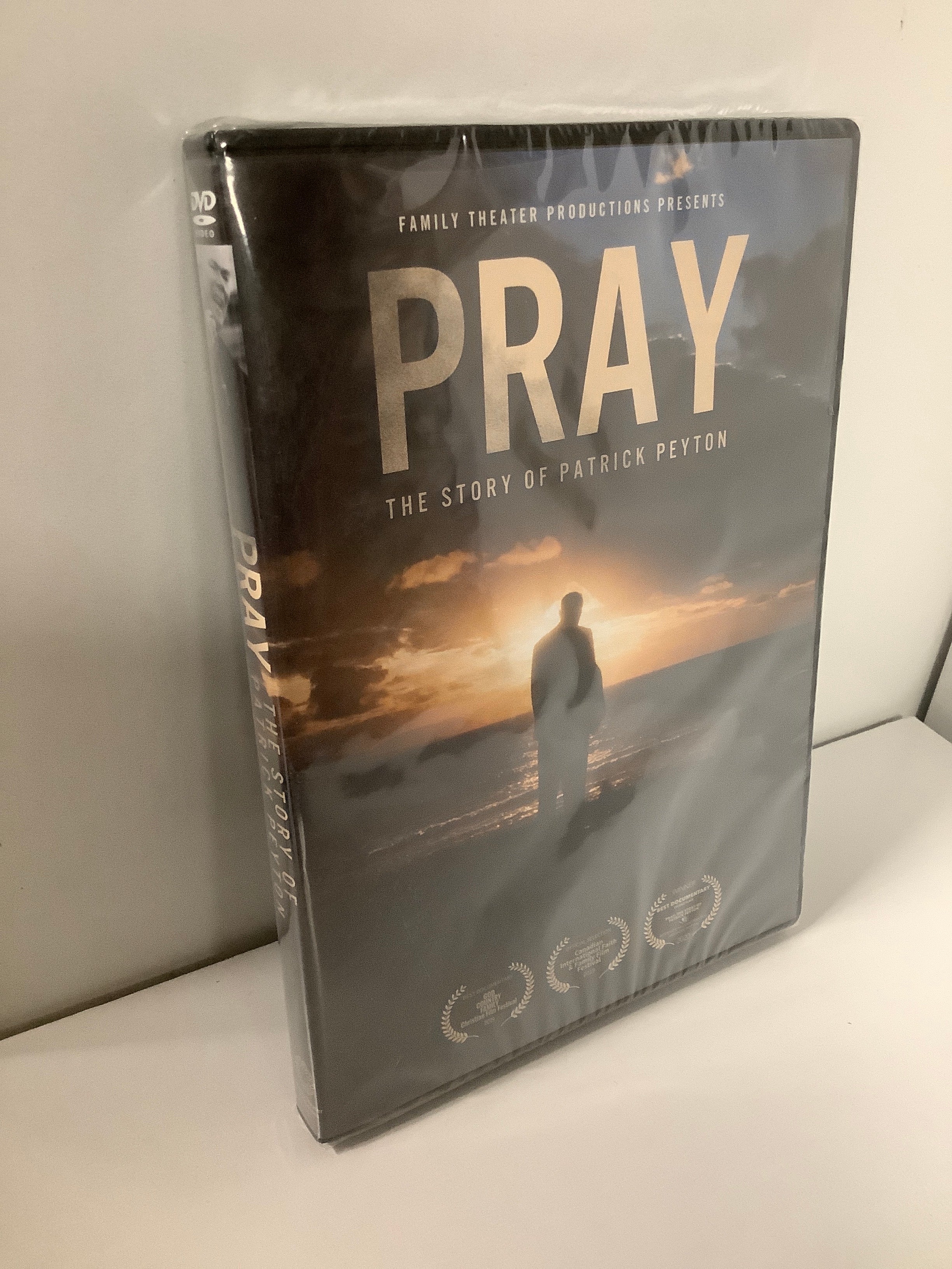 DVD & Book/Pray/Pat Peyton