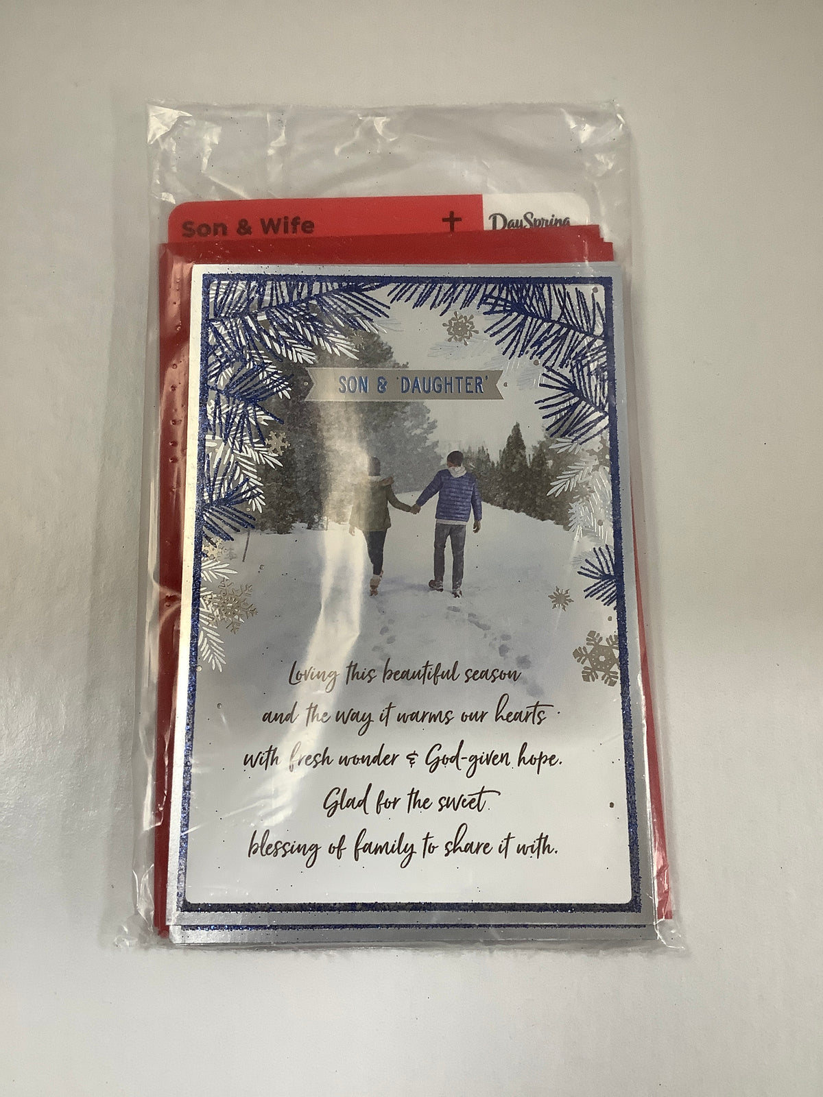 Card-Son & Wife-Christmas-Couple Holding Hands-5871292