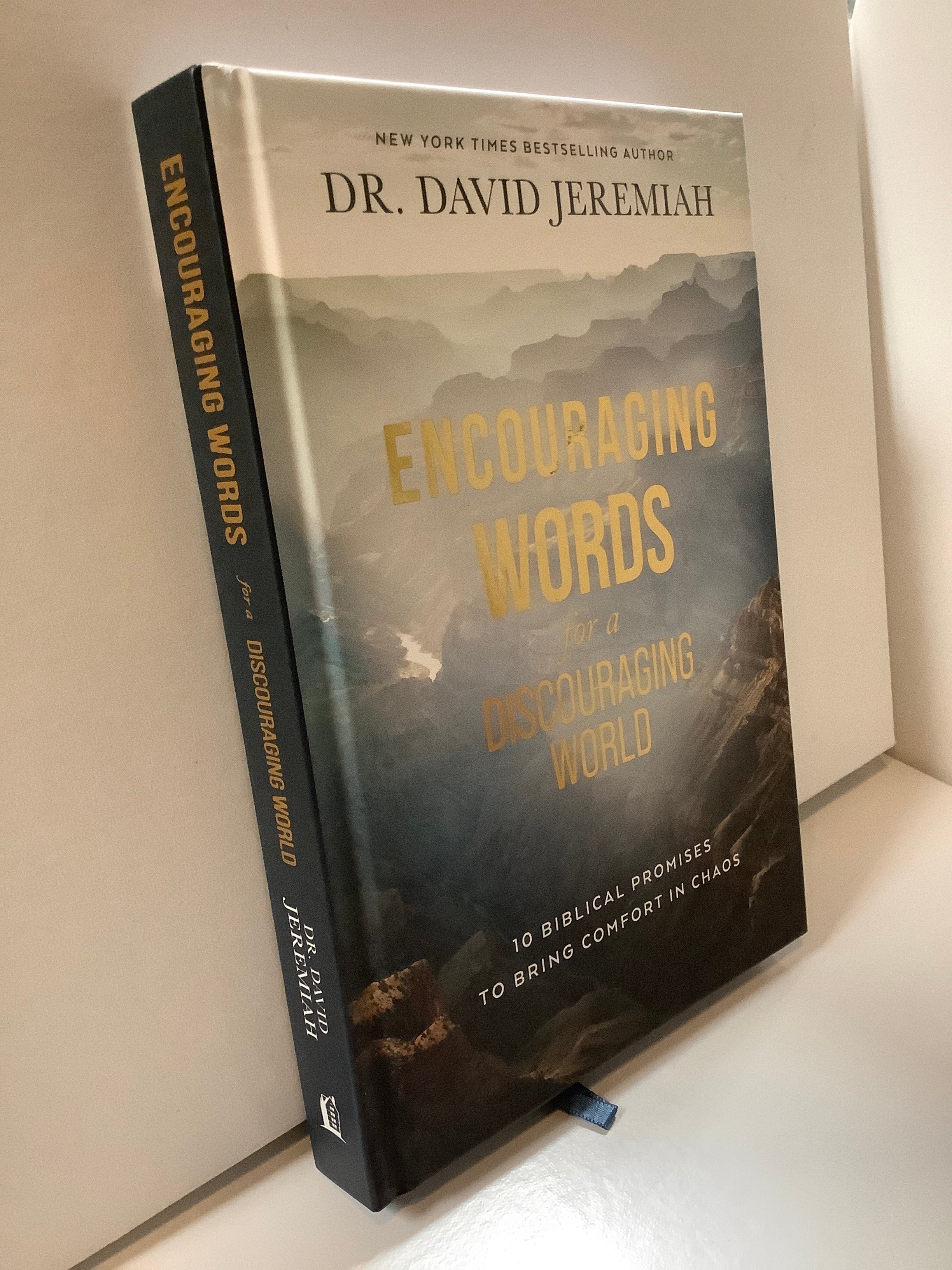 Book-Encouraging Words For A Discouraging World-Dr David Jeremiah