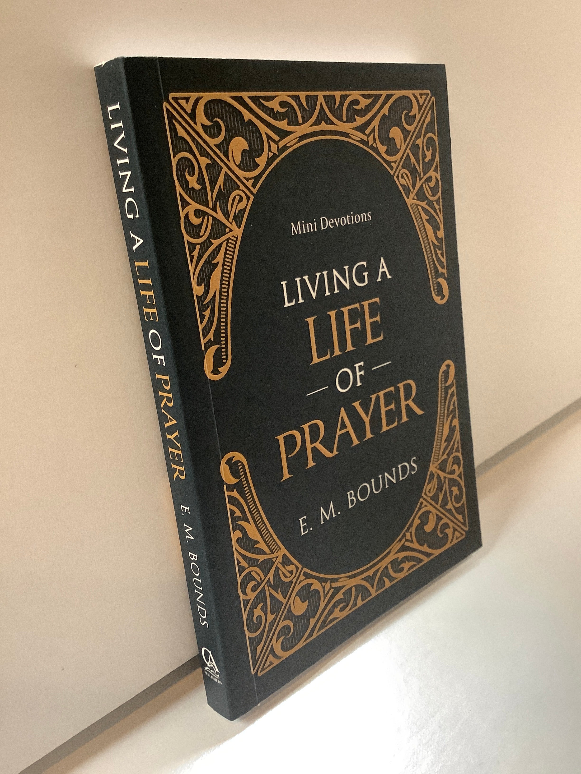 Book-Devotional-Living A Life Of Prayer